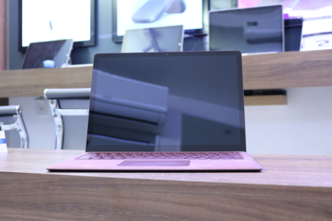 Surface Laptop 2 ( i7/8GB/256GB ) 3
